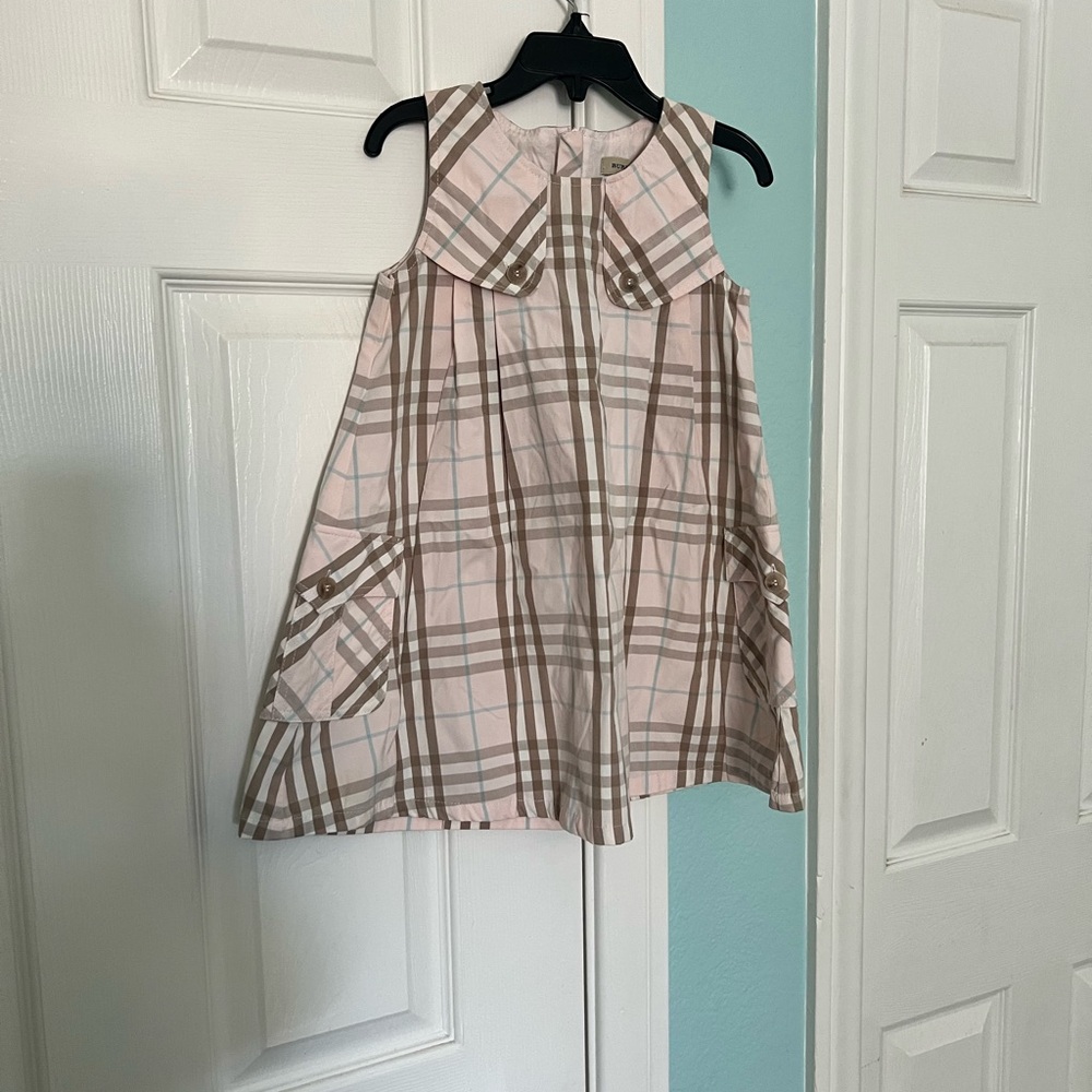Burberry dress
Size 3yr